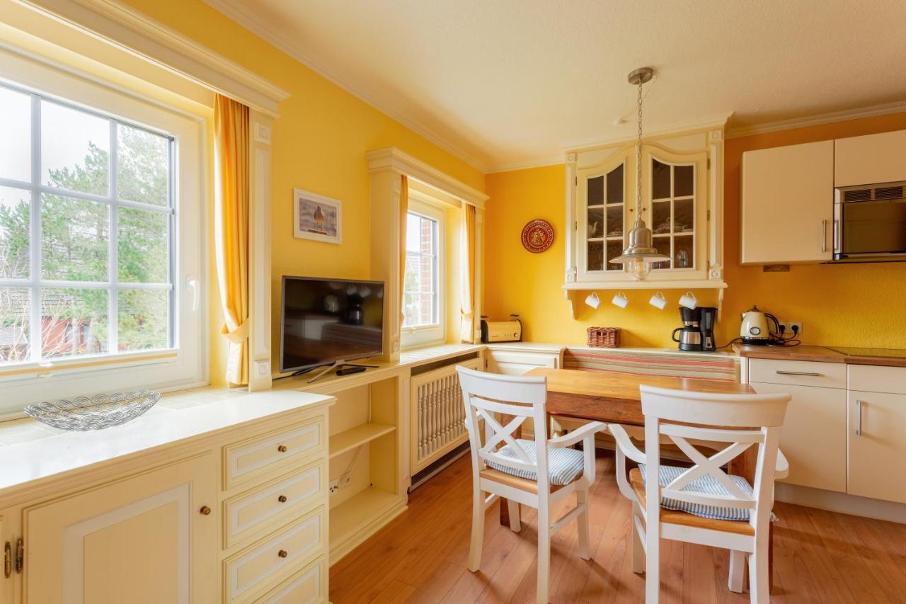 Priel-Hues Apartment List Bagian luar foto