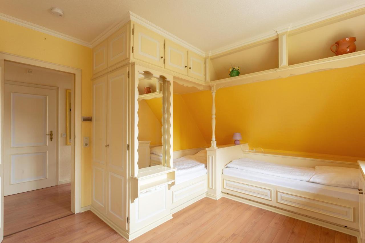 Priel-Hues Apartment List Bagian luar foto