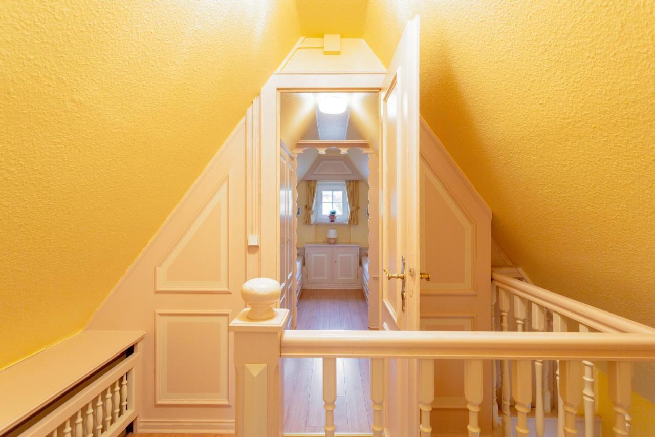 Priel-Hues Apartment List Bagian luar foto