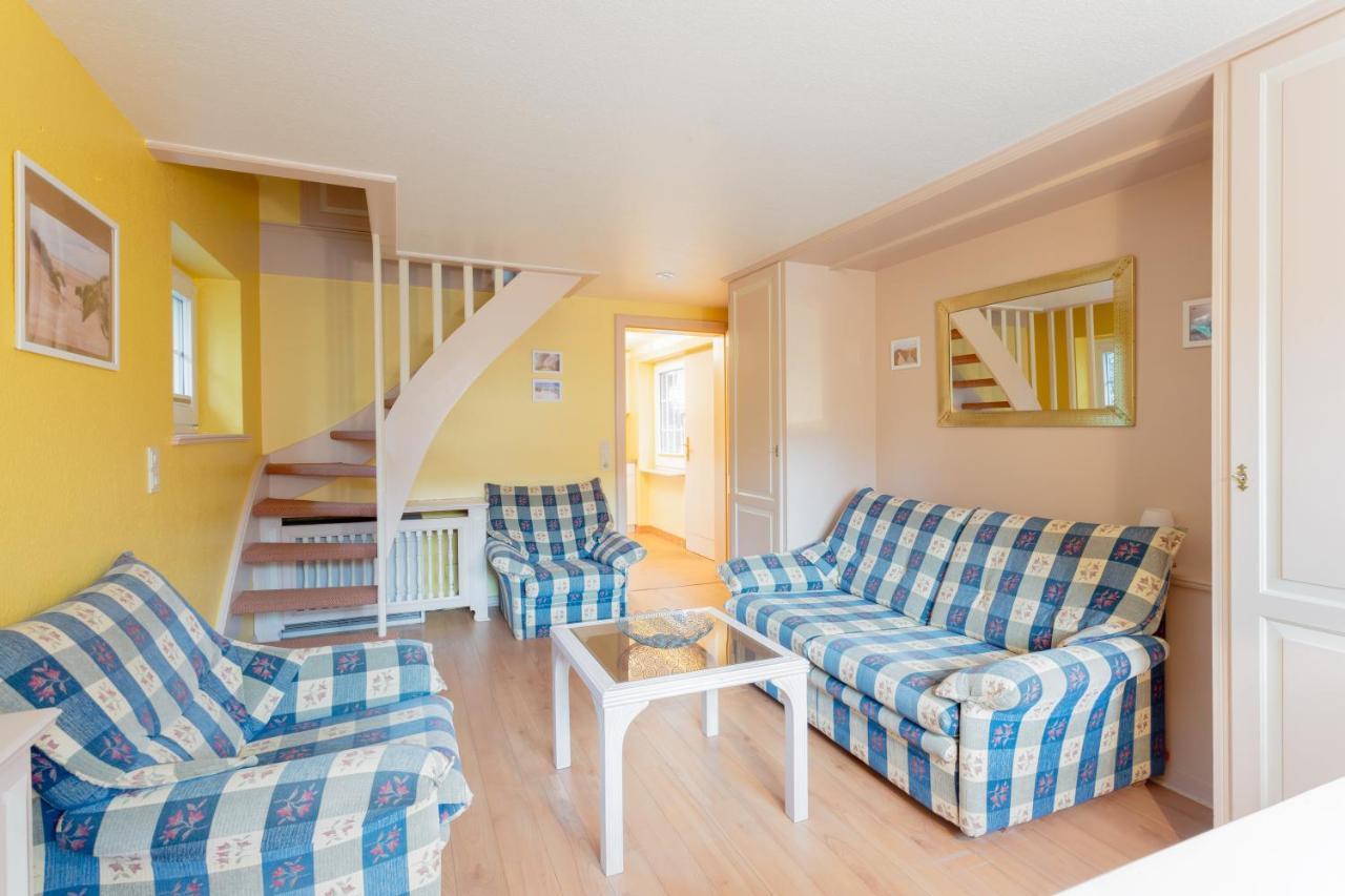 Priel-Hues Apartment List Bagian luar foto