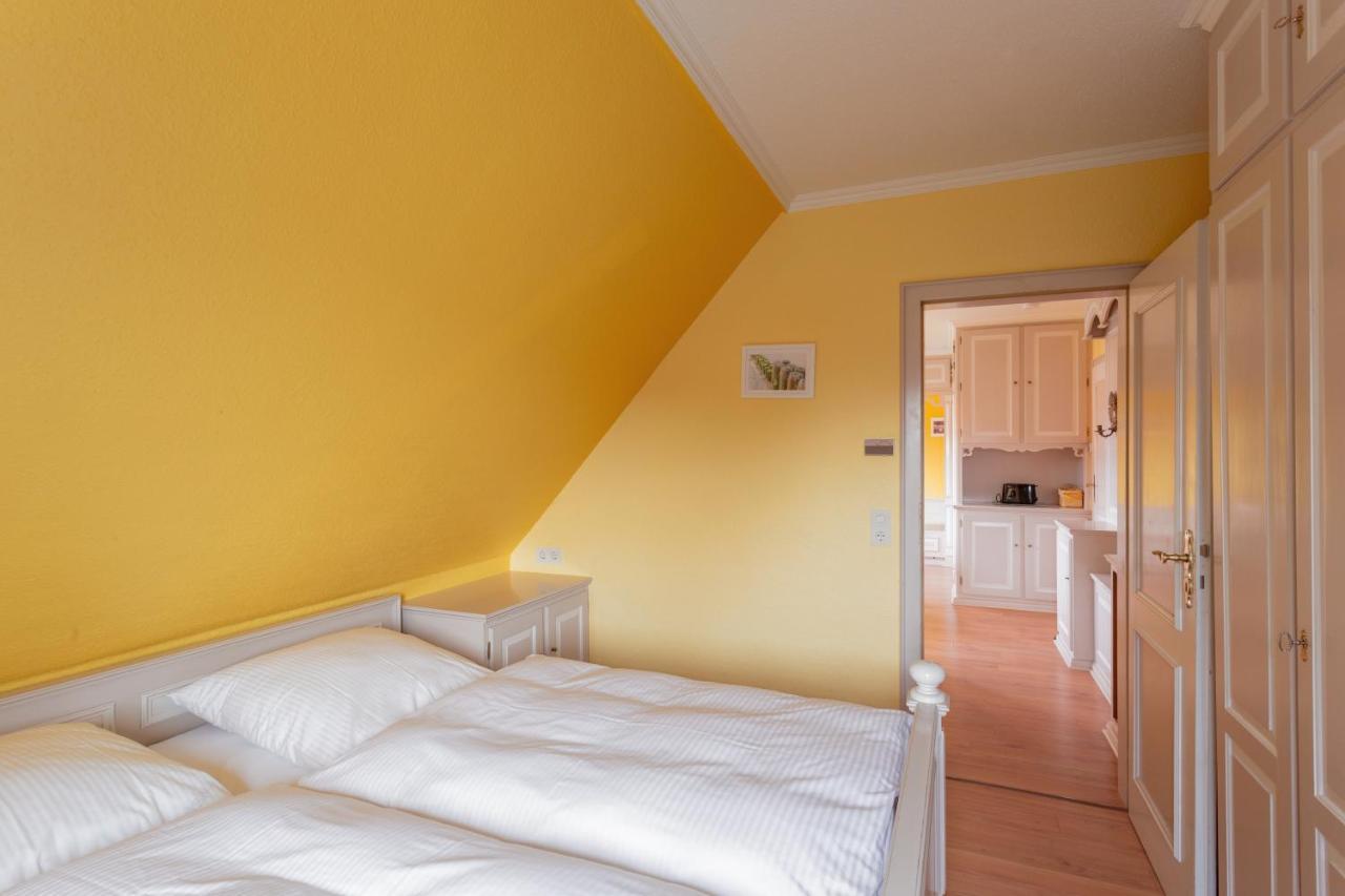 Priel-Hues Apartment List Bagian luar foto