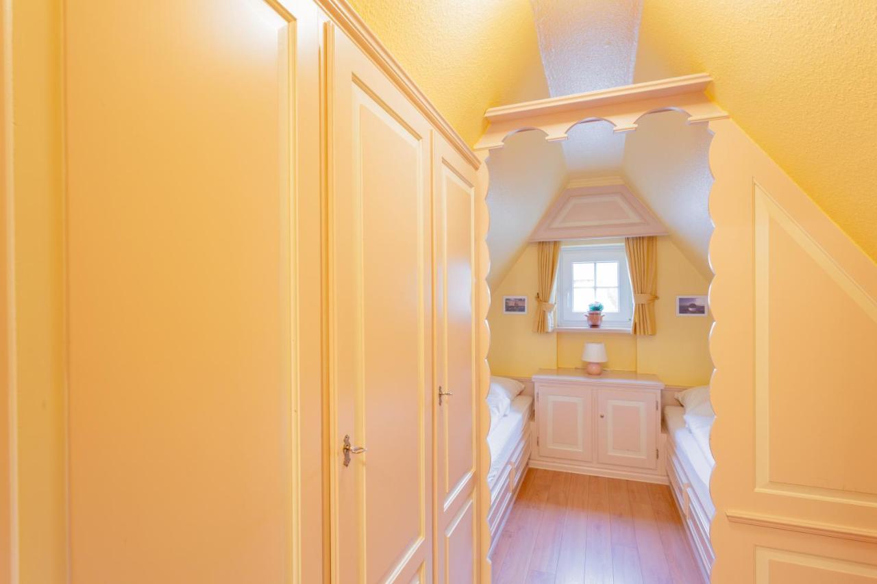 Priel-Hues Apartment List Bagian luar foto