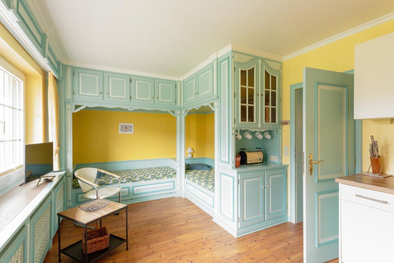 Priel-Hues Apartment List Bagian luar foto