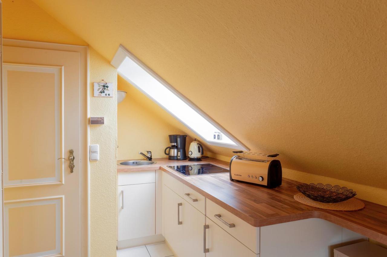 Priel-Hues Apartment List Bagian luar foto